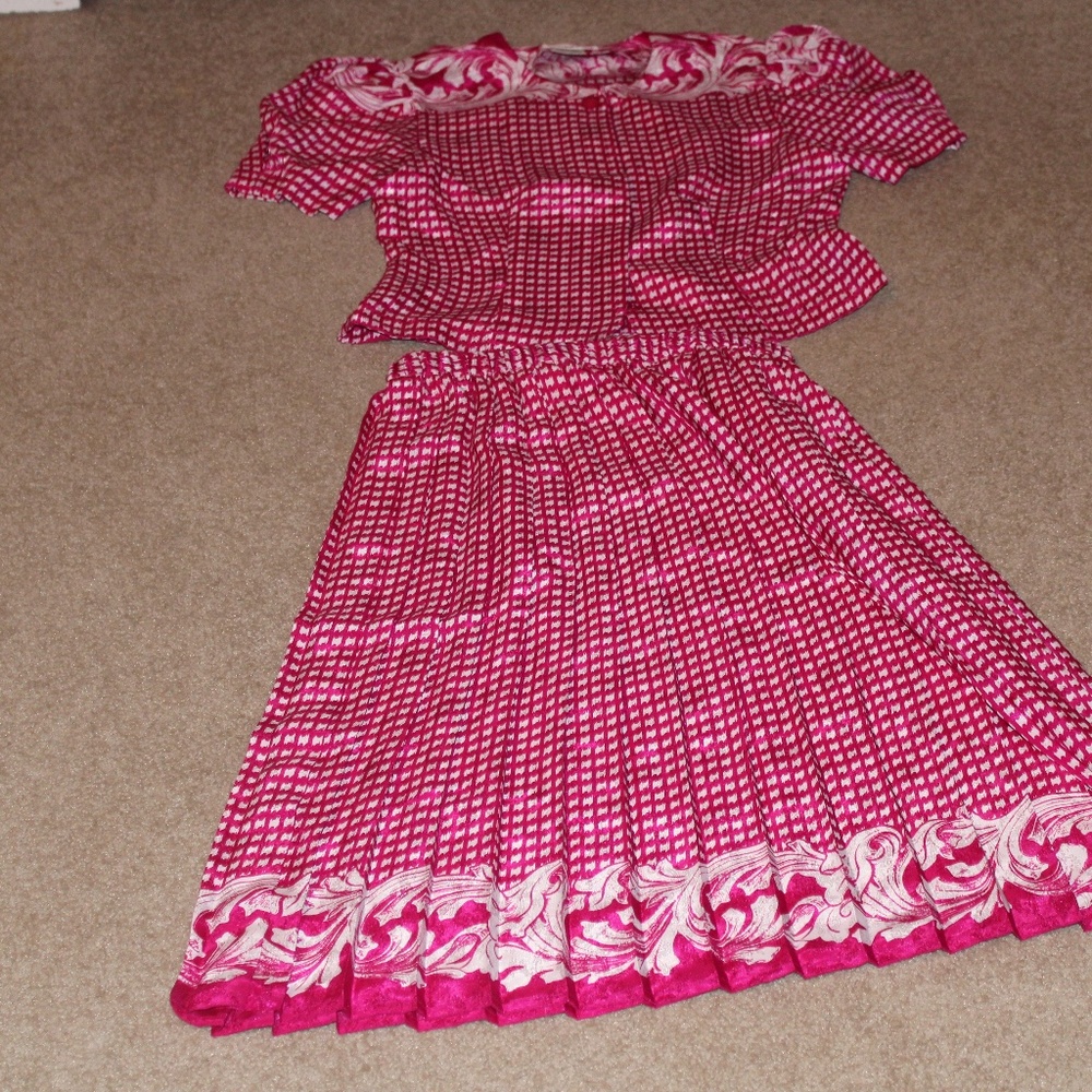 size 10, bust is 36 inches, 2 piece skirt and top